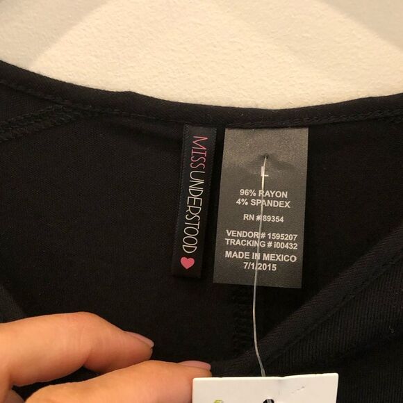 Black V-neck ballon sleeve long sleeve T-shirt - Picture 3 of 7